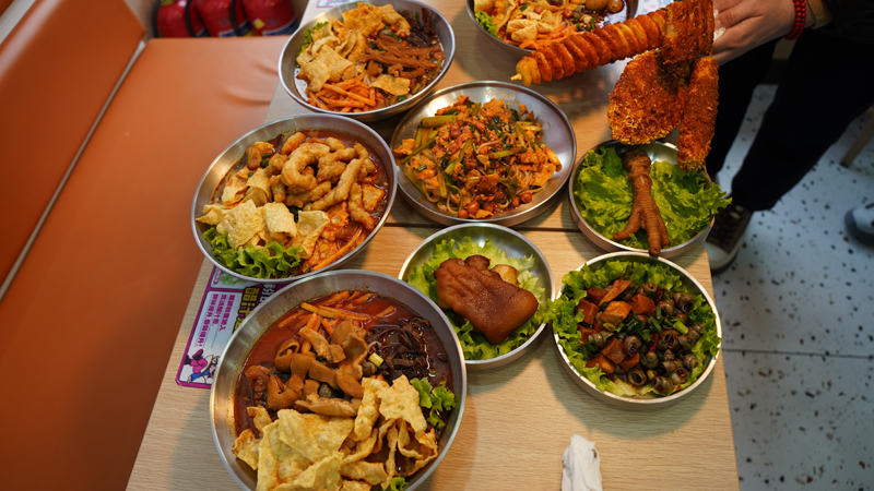 在新疆开一家柳蛳蛳螺蛳粉加盟店要花多少钱？