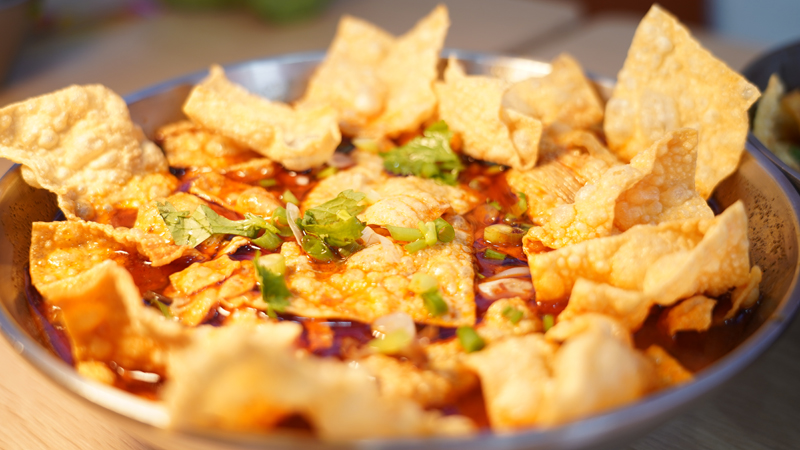 在新疆开螺蛳粉火锅加盟店？柳蛳蛳让“酸辣臭香”邂逅西域烟火气