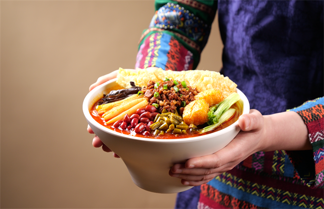 抚州怎么开螺蛳粉加盟店？柳蛳蛳用一碗粉撬动本地味蕾新赛道